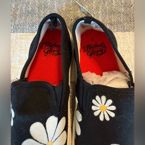 Daisy Hand Painted Girls SZ 4 Slip On Sneakers Art to Wear One of a Kind New - Picture 9 of 9